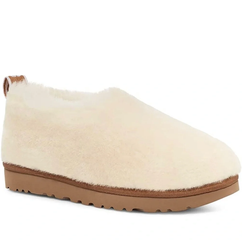 UGG Women's Classic Cozy Bootie Fashion Boot - Picture 1 of 1